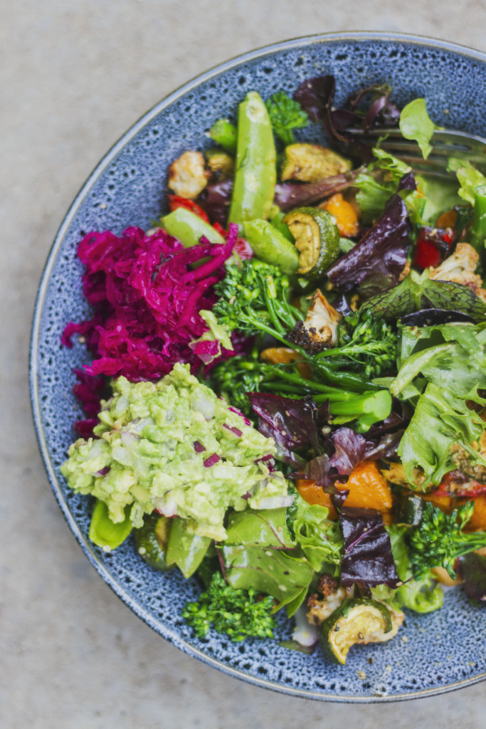 How to Build a Balanced Salad Bowl